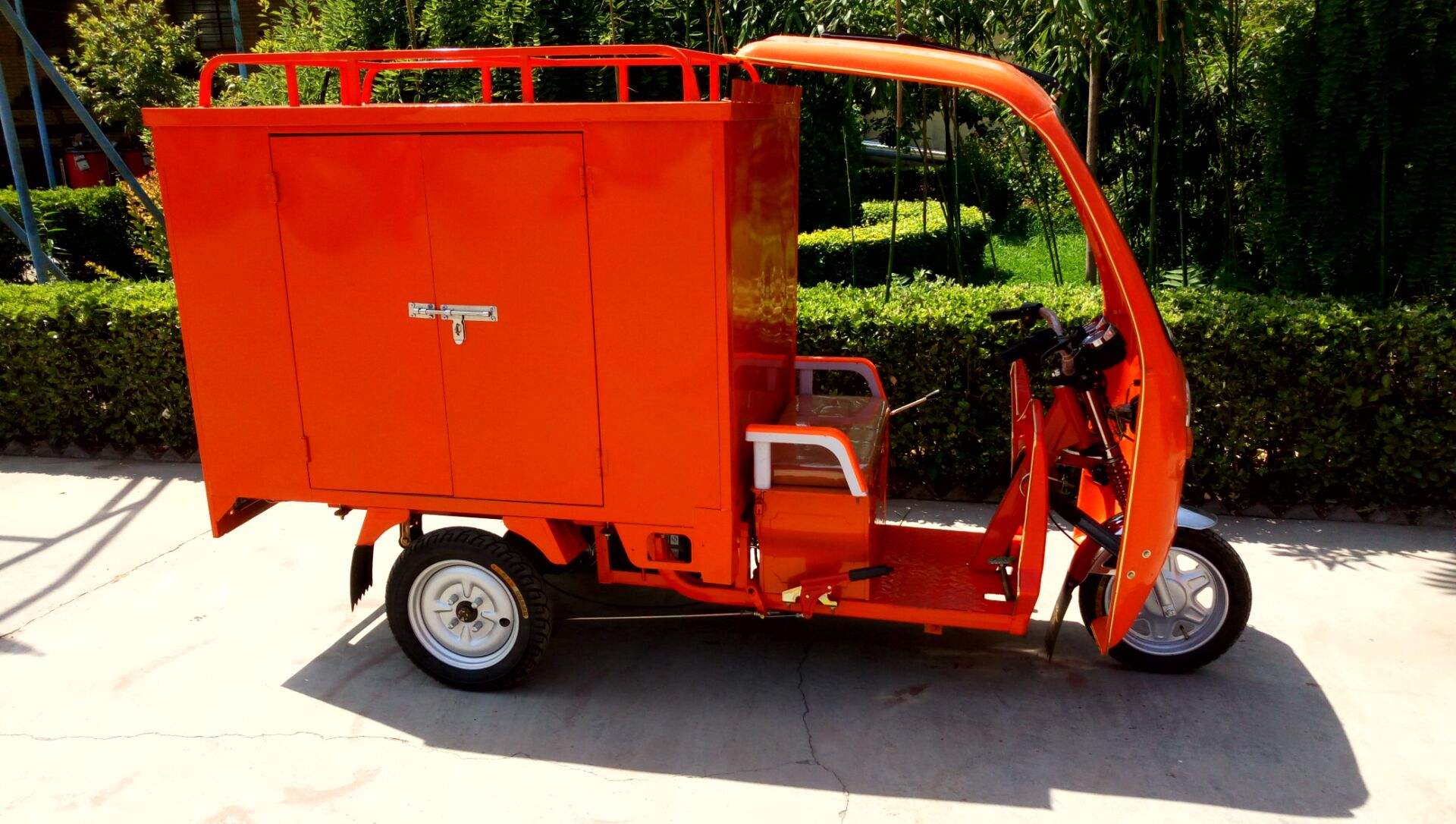 三輪移動(dòng)蒸汽洗車機(jī)